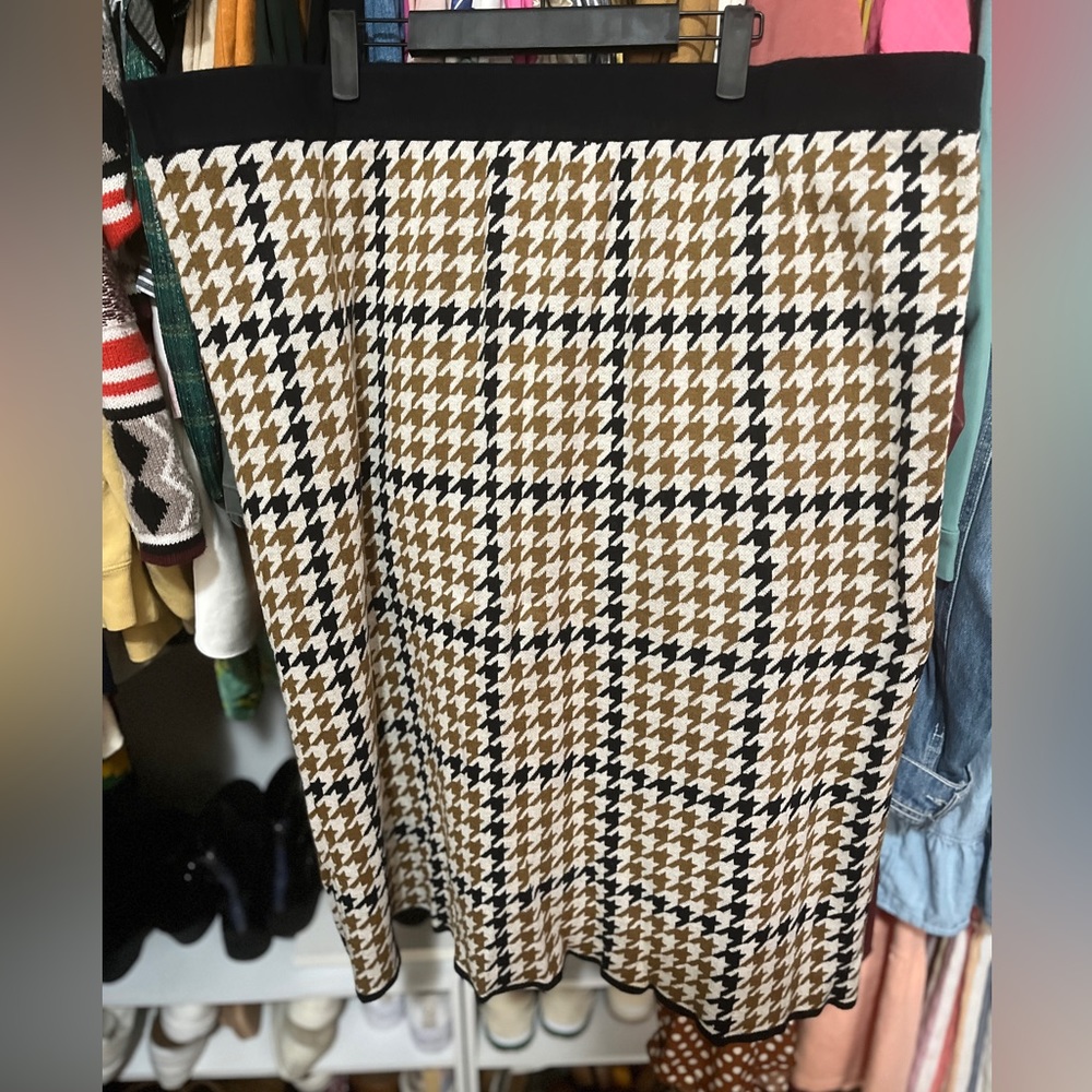 Who What Wear Houndstooth Midi Knit Skirt- 2X